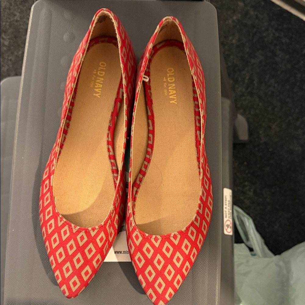 Old Navy Red Patterned Women's Flats